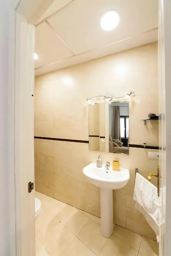 Jdcbd - Peaceful Double Bedroom Apartment In City Centre Siviglia